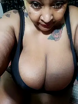 MONSTERTITS44DDD 即時 XXX 聊天
