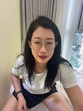 weiwei103 XXX чат на живо