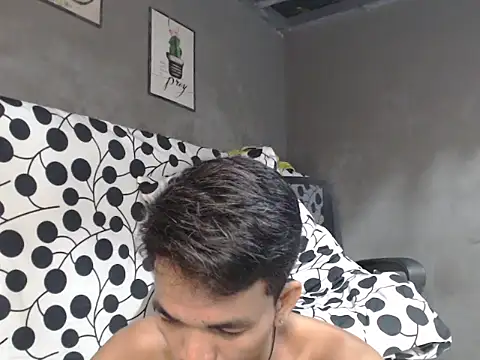 Natsboii XXX чат на живо