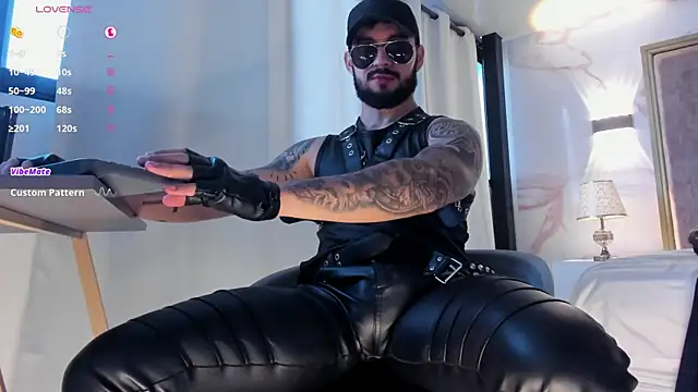 XXX chat uživo modela MarkWalker__