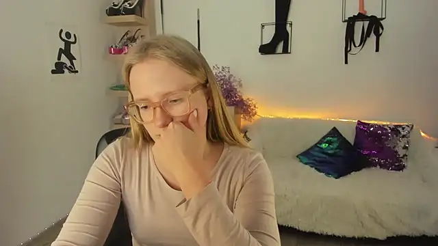 NancyHottie XXX чат на живо