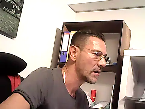 mastercharisma35's Live XXX Chat