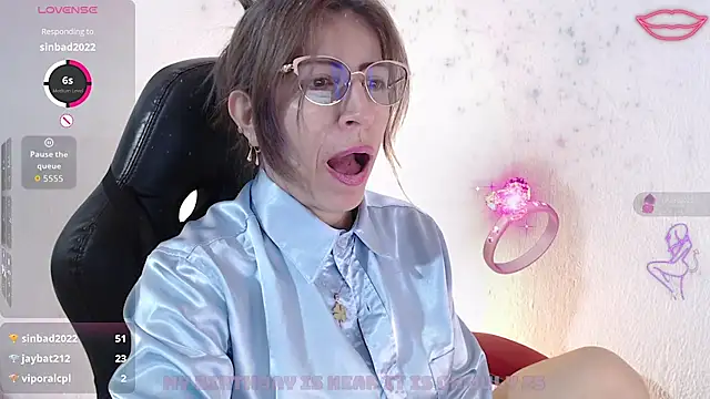 Chat +18 de Chayla_Ruiz ao vivo