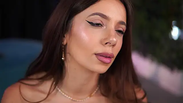 Aisha_Bee 现场XXX聊天