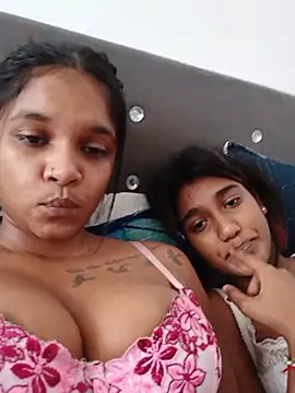 Chatroom XXX en direct de Indianqueen03