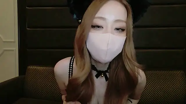 XXX chat uživo modela momo_gal