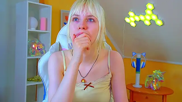 HannahHollis' Live XXX Chat
