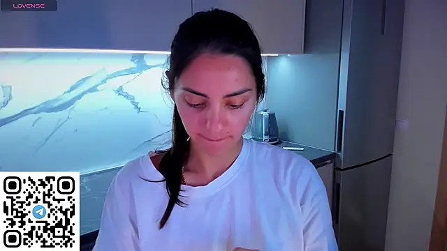 Chat +18 de EmiliaZen ao vivo