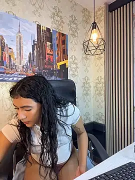 Holly_Watson_ Chat XXX in diretta