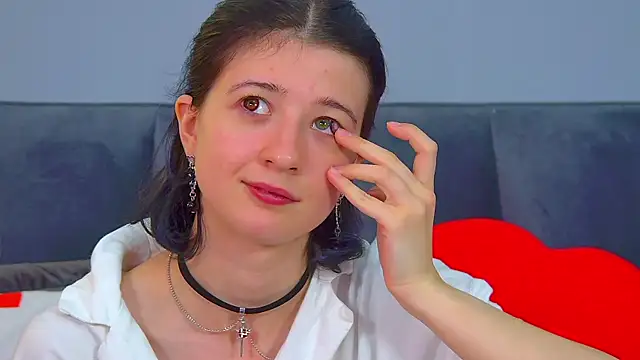 AnneAvelin Chat XXX in diretta