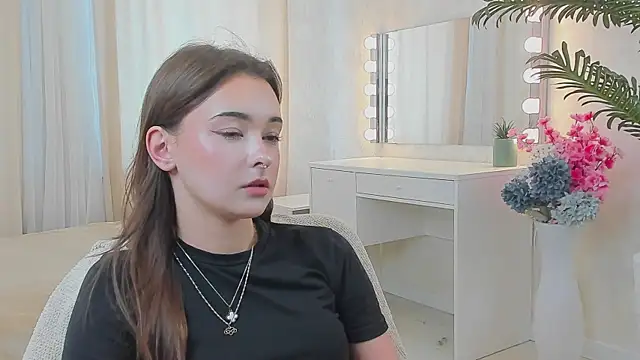 EleanorPackwood Chat XXX in diretta