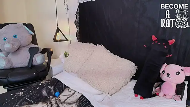 IvyBelle_ Adlı Modelin Canlı XXX Sohbeti