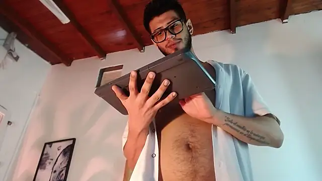 Czat XXX na żywo – Colby_brown03