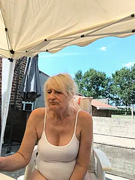 Heidiblueeyes XXX чат на живо