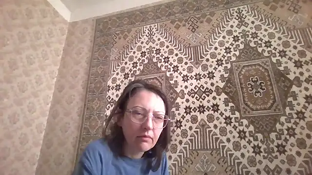 צ'אט XXX בשידור חי של FayInessaKiss