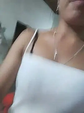 gugu0022 Adlı Modelin Canlı XXX Sohbeti