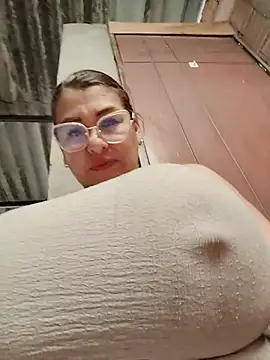 Chat +18 de AlexxiaaMat ao vivo