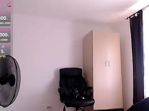 KaitlynX XXX чат на живо