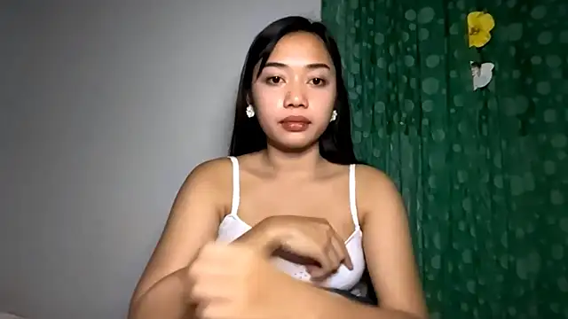 MickieCostlow XXX чат на живо