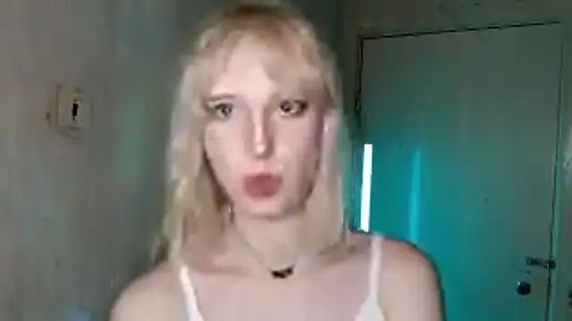CuteLittleAngel Adlı Modelin Canlı XXX Sohbeti