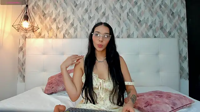 Roseaurora XXX чат на живо