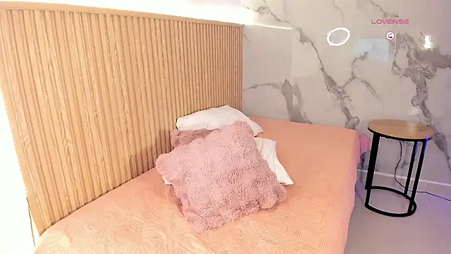 Fyre_divine লাইভ XXX চ্যাট