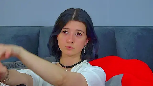 AnneAvelin Chat XXX in diretta