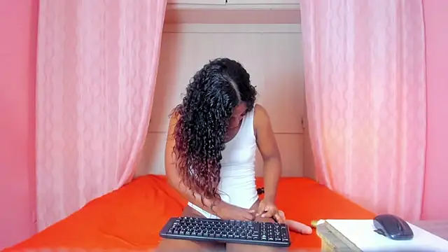 RaileyBoss élő XXX-chatje