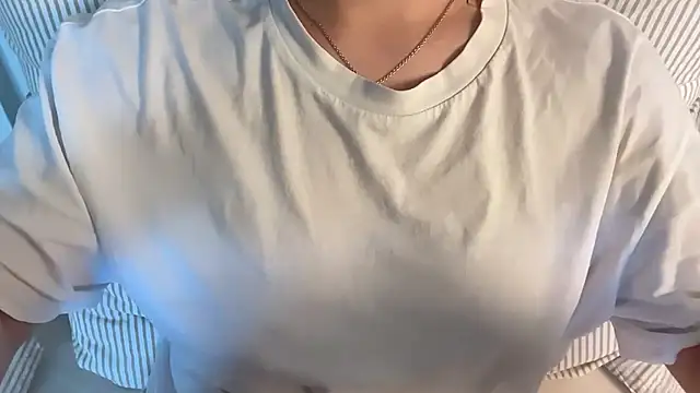 Lucyschickt's Live XXX Chat