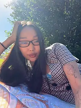 trytomakememoam Pertunjukan Webcam