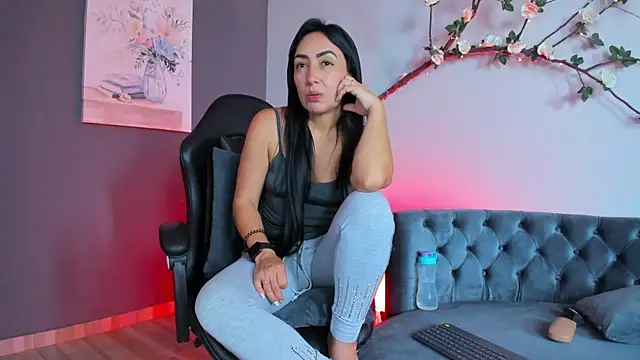 Chat XXX en directo de Mia_Davis__