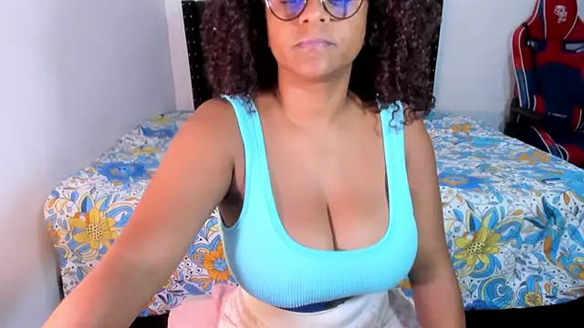 XXX chat uživo modela BellaKarla