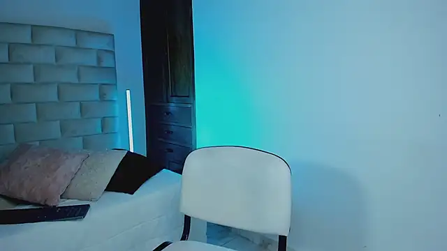 צ'אט XXX בשידור חי של HollyGrey_