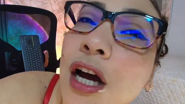 JuliRamirez লাইভ XXX চ্যাট