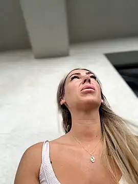 Živý XXX chat RaquelleDevon