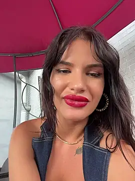 RaniaSnow's Live XXX Chat