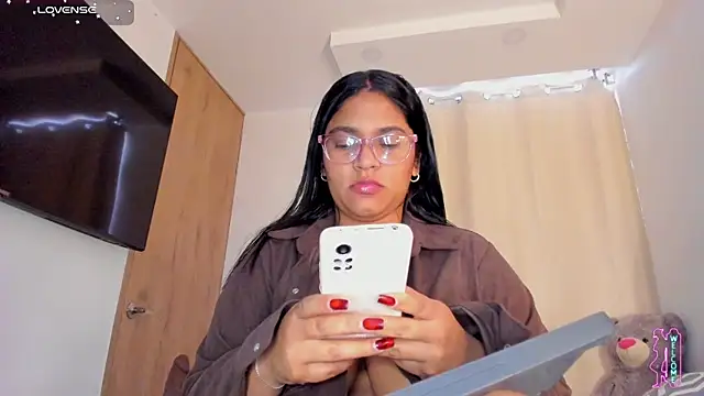 iriss_25 Live XXX-Chat