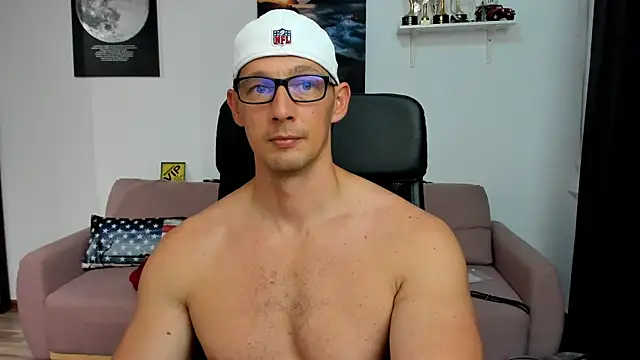 BrutusK08 XXX чат на живо