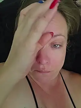 Chat +18 de julimonroe ao vivo