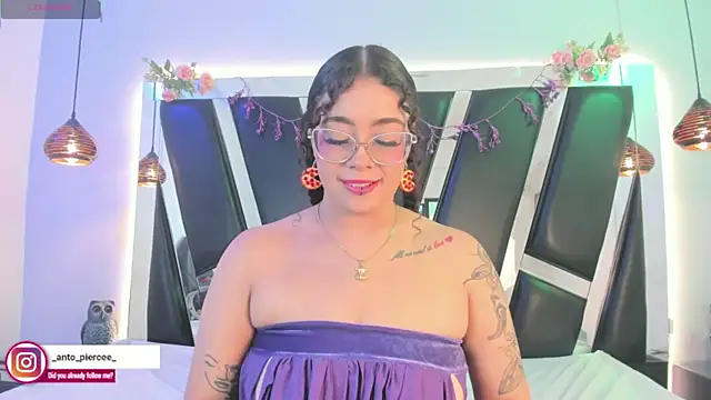 Chat XXX en directo de antonelllepiercee