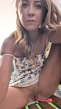 צ'אט XXX בשידור חי של Risky_girl23_