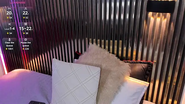 צ'אט XXX בשידור חי של paulys_