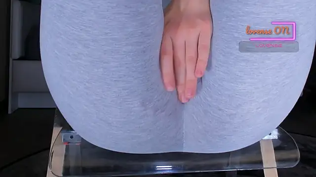 צ'אט XXX בשידור חי של Cameltoe_squirt_inPants