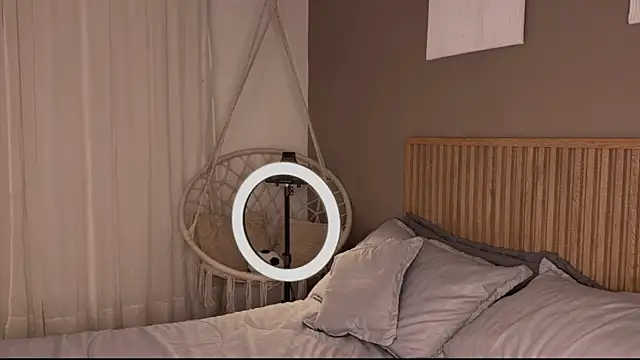 دردشة Little_Emma_11 الجنسية المباشرة