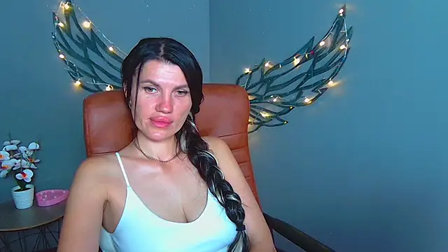 צ'אט XXX בשידור חי של MilaLoona