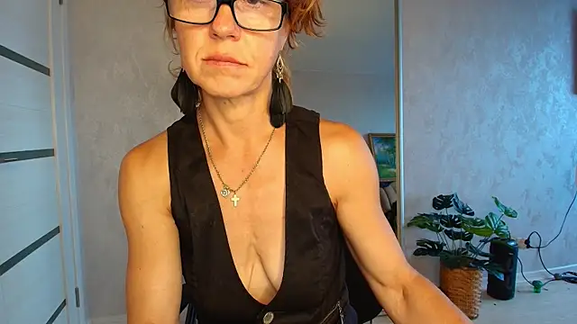צ'אט XXX בשידור חי של LioraWeiss