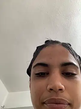 LaReynaZendeyaElite Chat XXX live