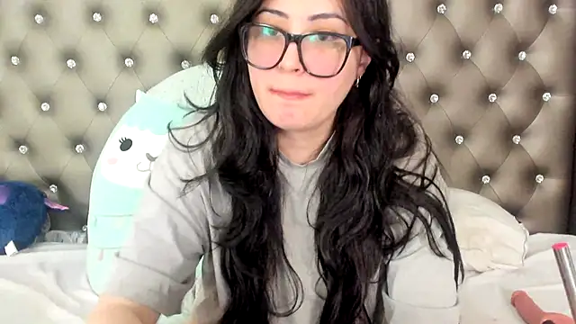 NadiaLyla XXX чат на живо