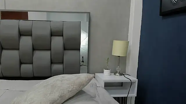 Chat +18 de Charlie___Musk ao vivo