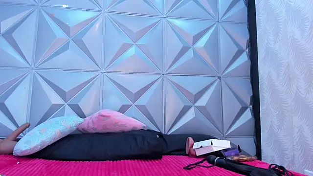 צ'אט XXX בשידור חי של BustyGlow